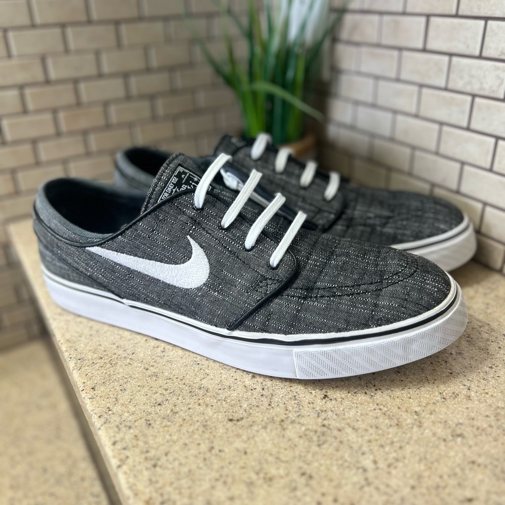 Nike Stefan Janoski Loafers